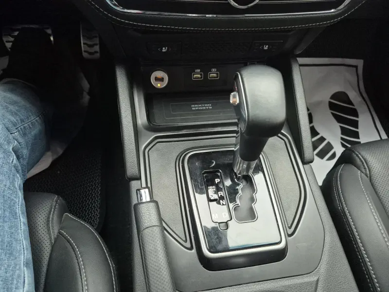 SsangYong Rexton Sports Khan