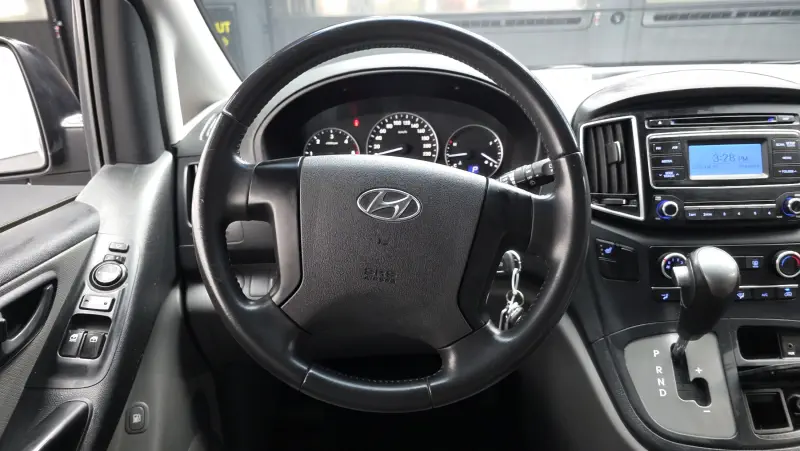 Hyundai Grand Starex