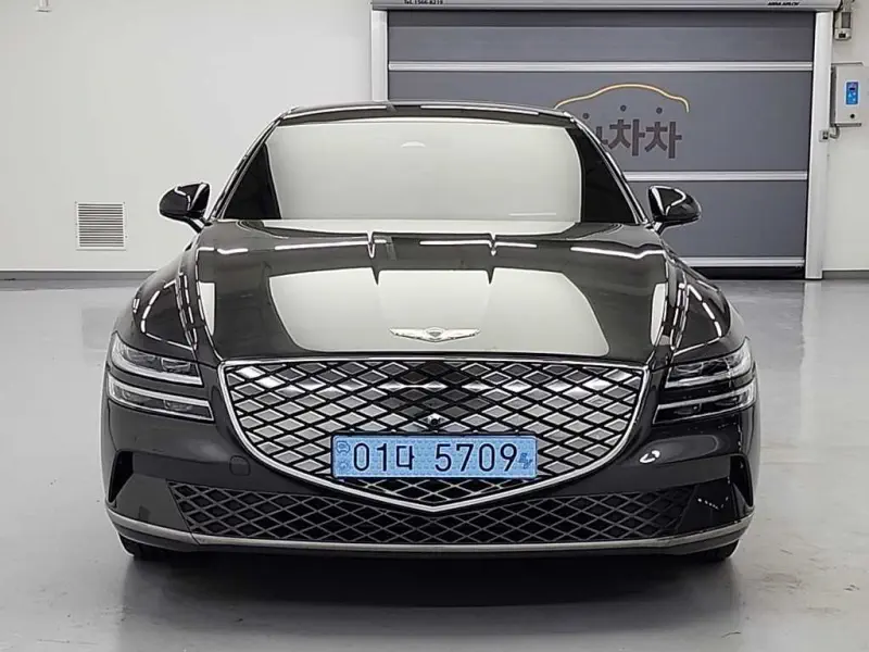 Genesis Electrified G80