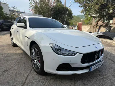 Maserati GHIBLI