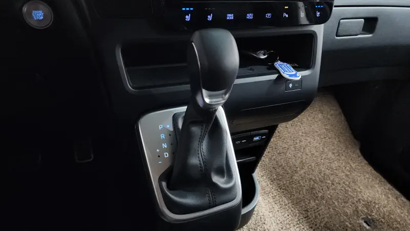 Hyundai Staria