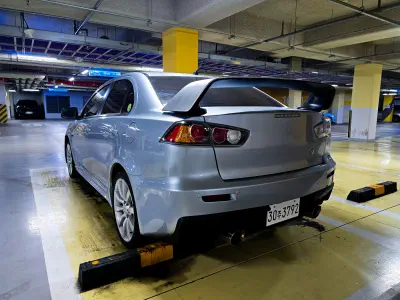 Mitsubishi LANCER