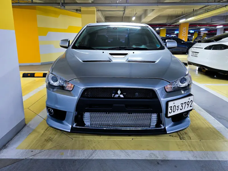 Mitsubishi LANCER