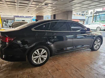 Renault SM6