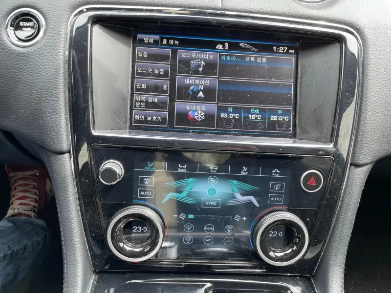 Jaguar XJ