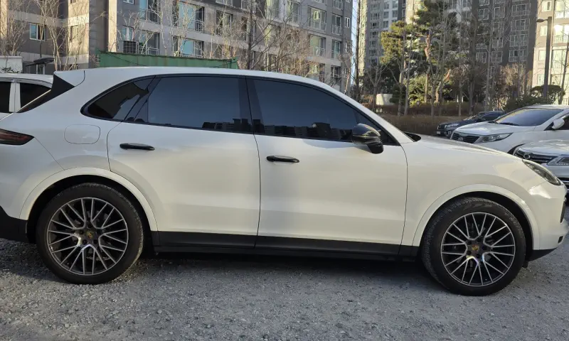 Porsche CAYENNE
