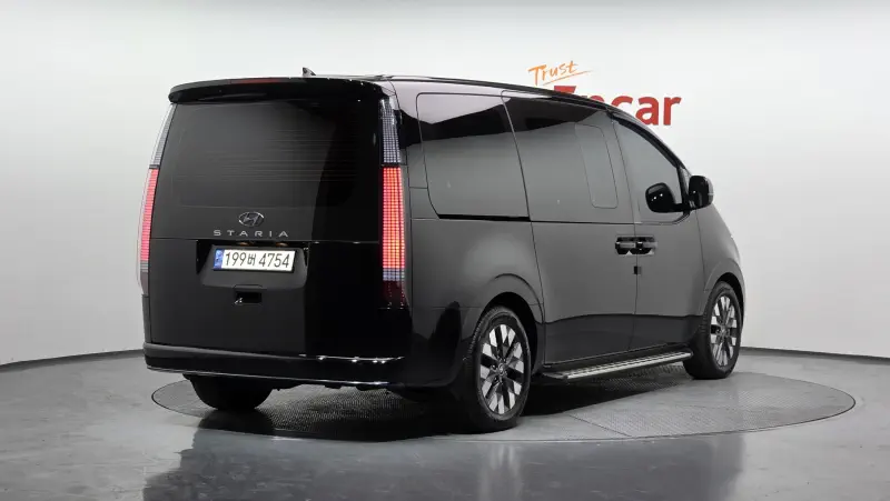 Hyundai Staria