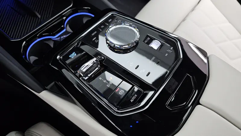 BMW i5