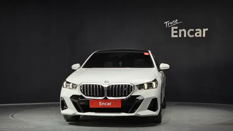 BMW i5