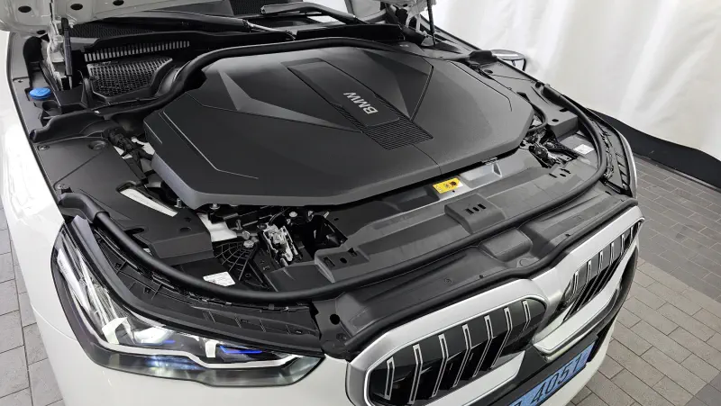 BMW i5