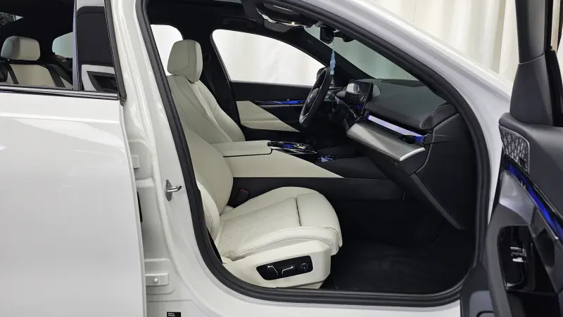 BMW i5
