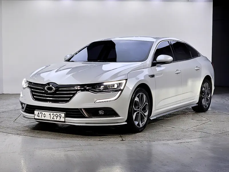 Renault SM6