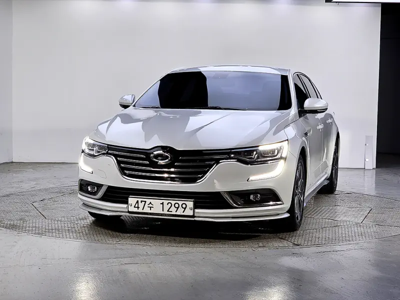 Renault SM6