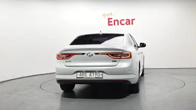 Renault SM6
