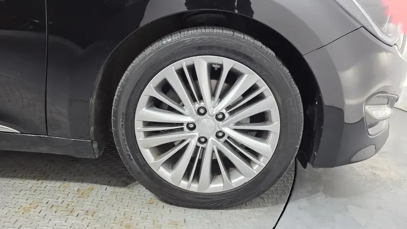 Hyundai Aslan