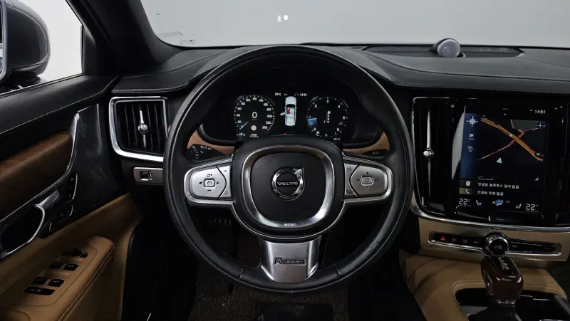 Volvo S90