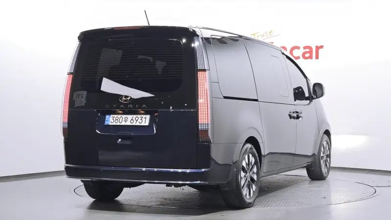 Hyundai Staria