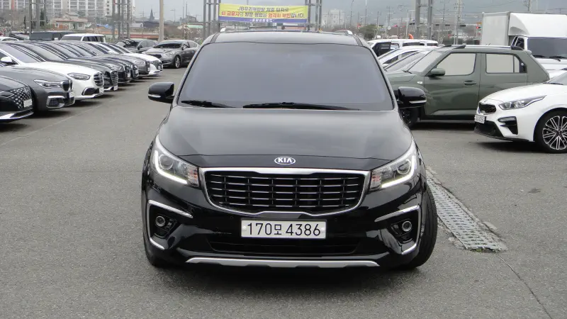 Kia Carnival