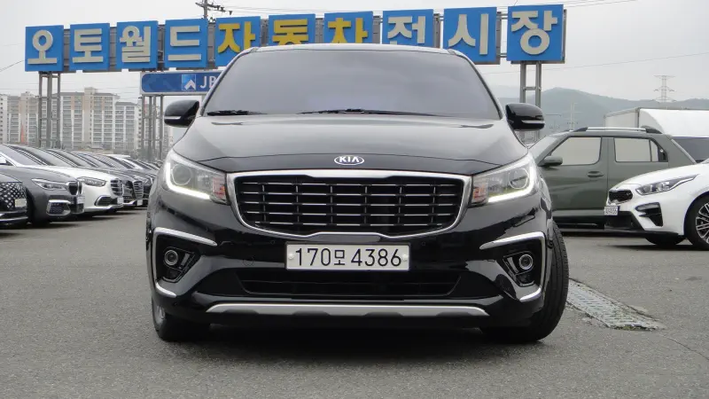 Kia Carnival