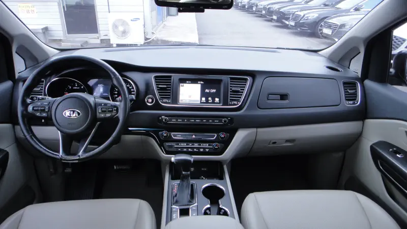 Kia Carnival