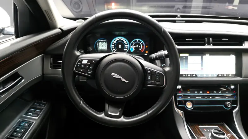 Jaguar XF