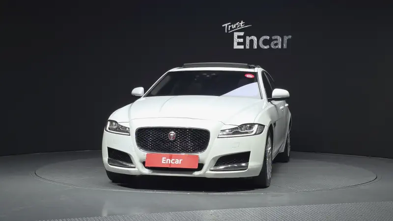 Jaguar XF