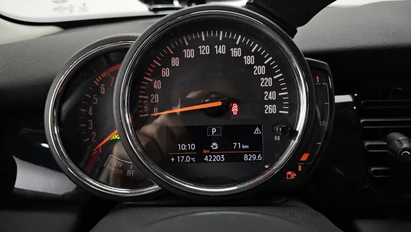 Mini Hatch