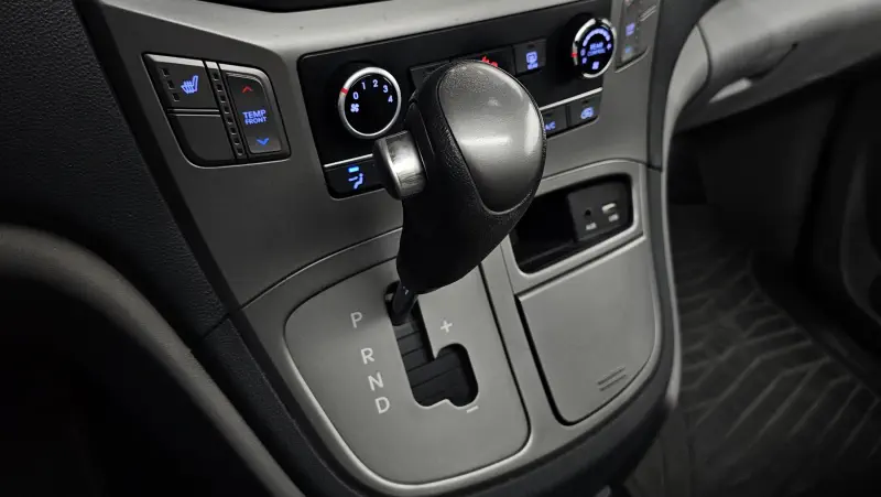 Hyundai Grand Starex