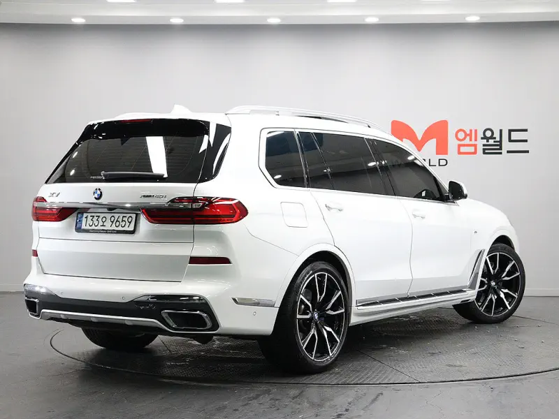 BMW X7
