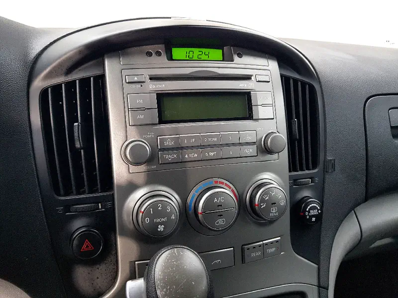 Hyundai Grand Starex