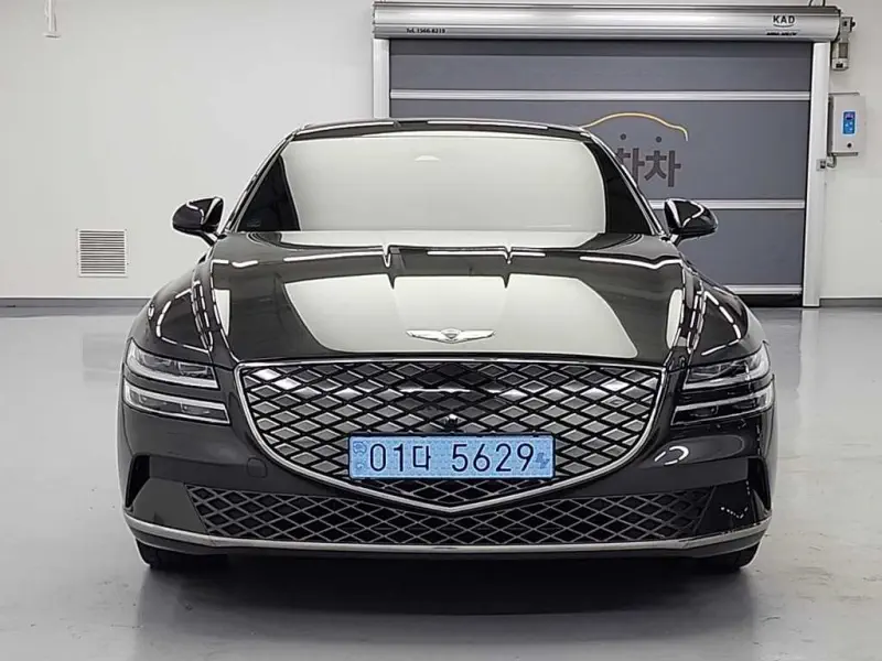 Genesis Electrified G80