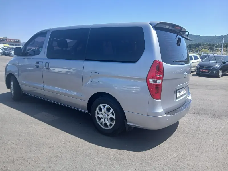 Hyundai Grand Starex
