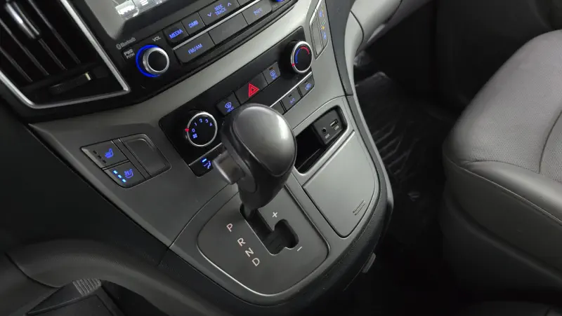 Hyundai Grand Starex