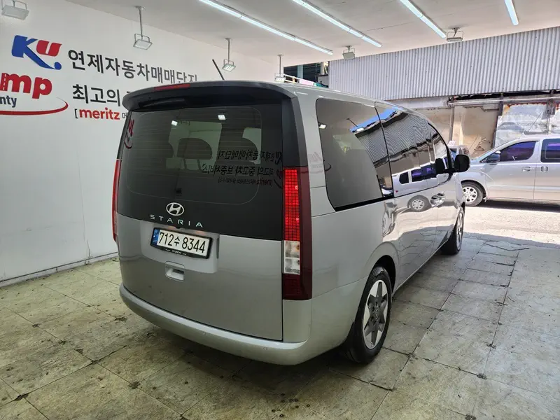 Hyundai Staria