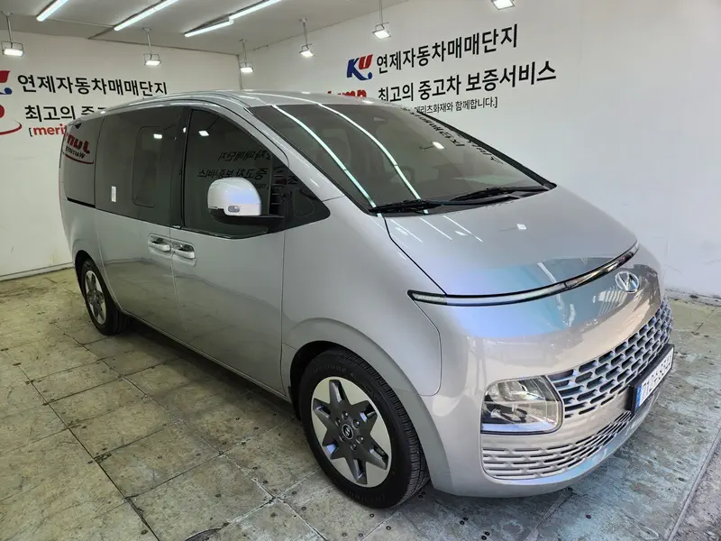 Hyundai Staria