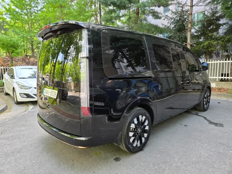 Hyundai Staria