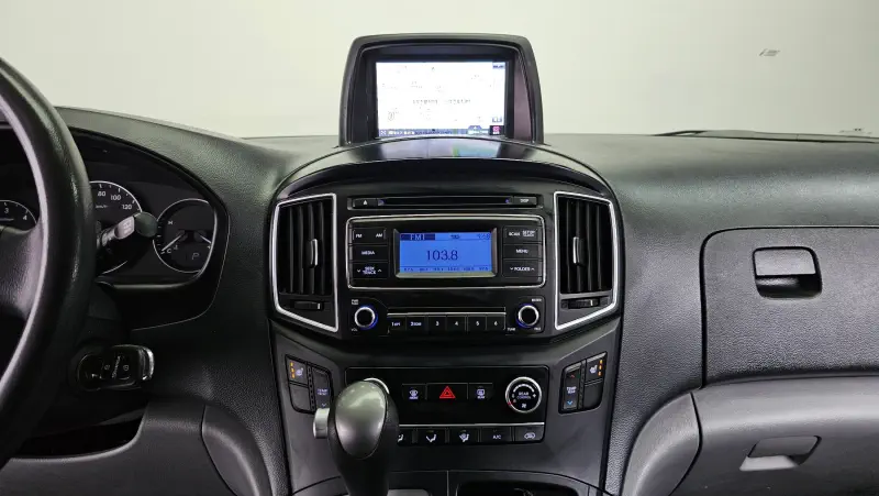 Hyundai Grand Starex