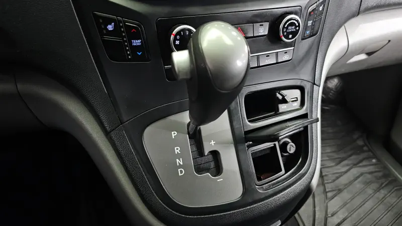 Hyundai Grand Starex