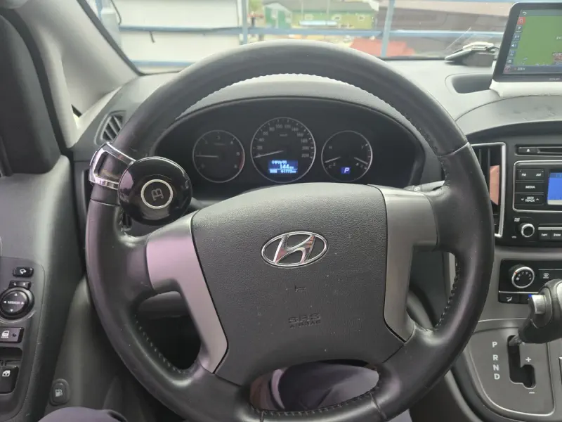 Hyundai Grand Starex