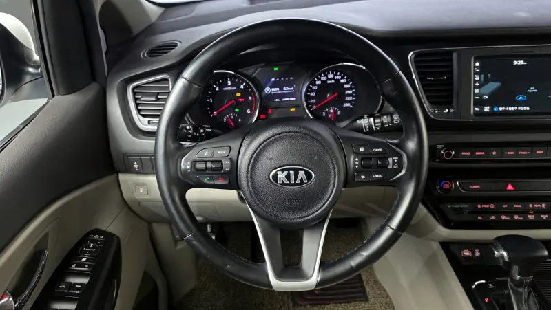 Kia Carnival