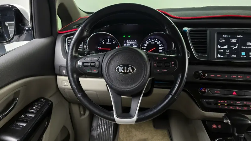 Kia Carnival