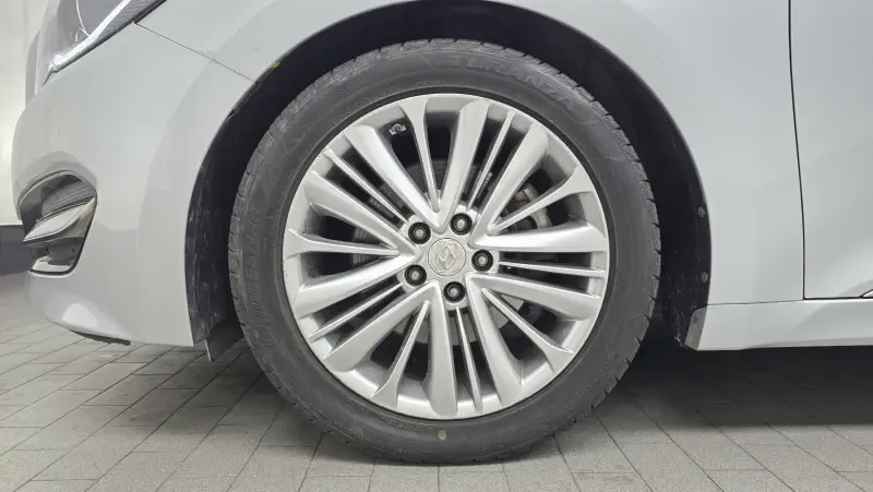 Hyundai Aslan
