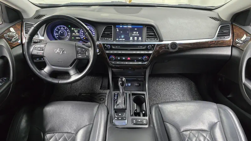 Hyundai Aslan