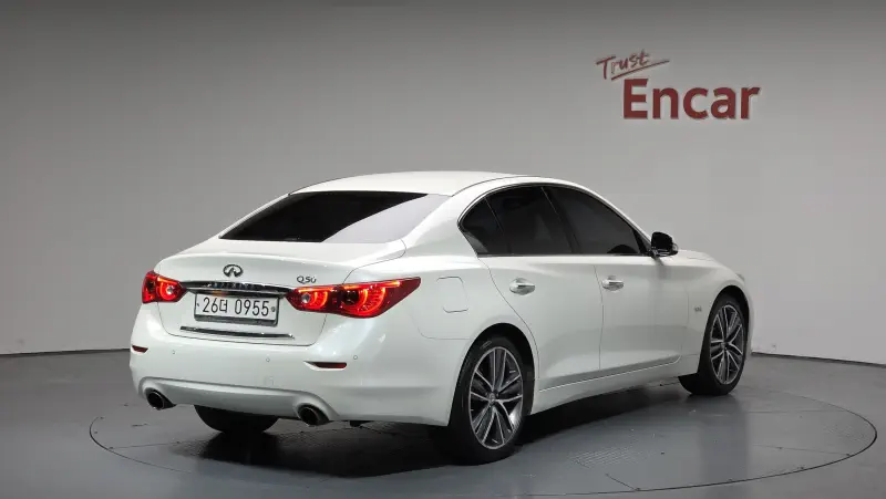 Infiniti Q50