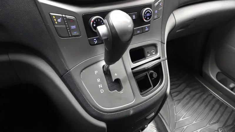 Hyundai Grand Starex