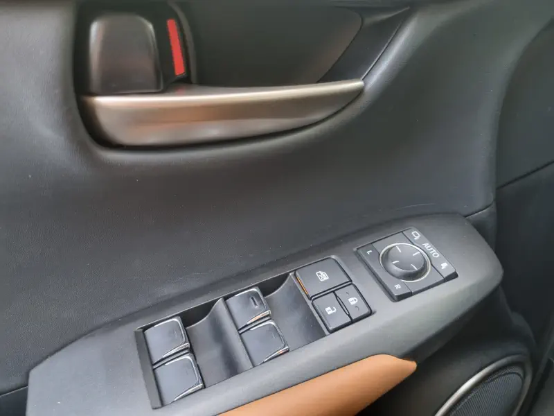 Lexus NX300h