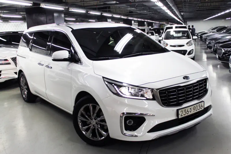Kia Carnival