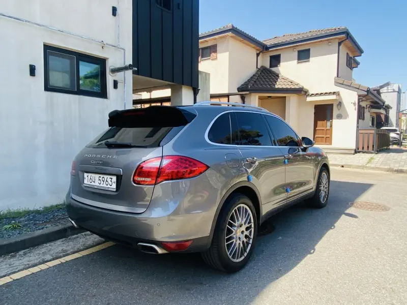 Porsche CAYENNE