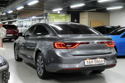 Renault SM6