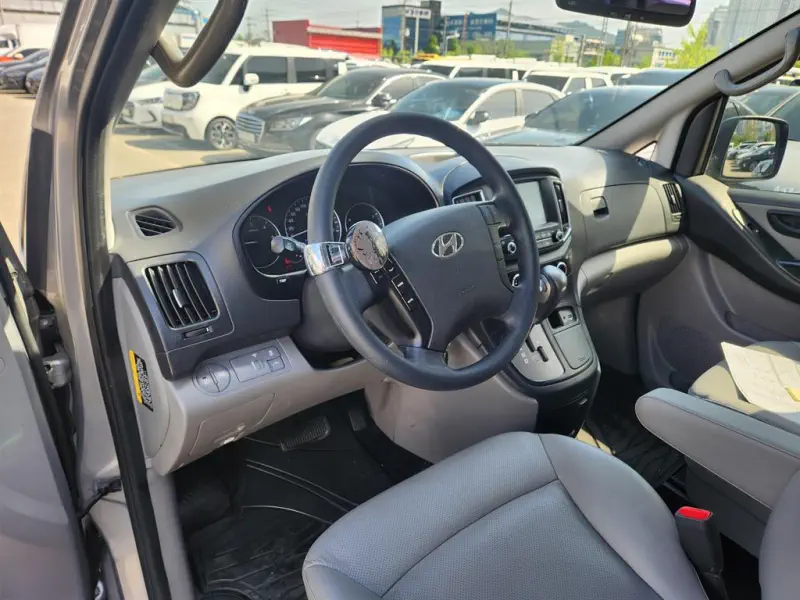 Hyundai Grand Starex